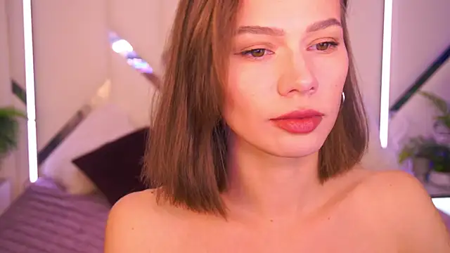 ShyySiren online show from 2, 12, 2025