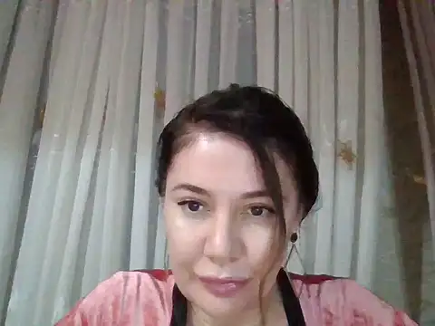Snapshot of Lomivah chatting on 7, 11, 2025 Lomivah online show from 7, 11, 2025