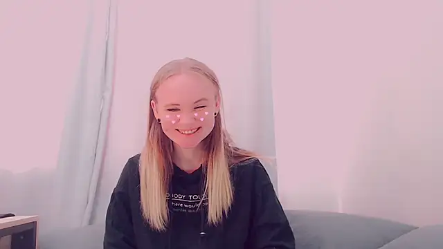 Snapshot of AliceNya_cute chatting on 25, 6, 2026 AliceNya cute online show from 25, 6, 2026