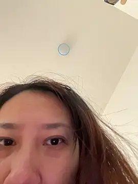 Snapshot of qianhan_x chatting on 18, 10, 2025 qianhan x online show from 18, 10, 2025