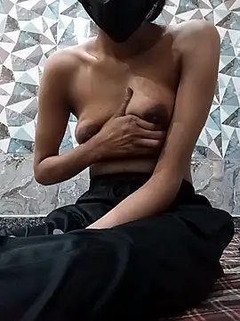 Hotygirl111 online show from 5, 3, 2026