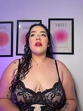 Snapshot of krisstenSantos chatting on 9, 6, 2026 krisstenSantos online show from 9, 6, 2026