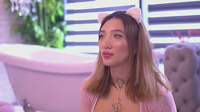 Snapshot of SiennaJayden chatting on 29, 9, 2025 SiennaJayden online show from 29, 9, 2025