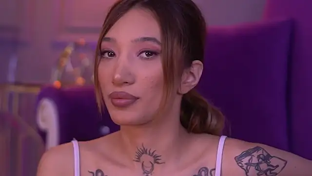 Snapshot of SiennaJayden chatting on 6, 10, 2025 SiennaJayden online show from 6, 10, 2025