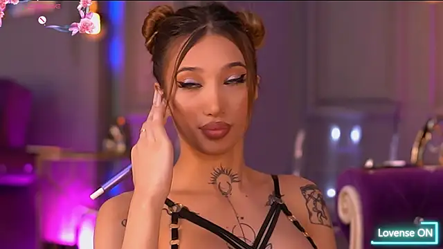 Snapshot of SiennaJayden chatting on 6, 11, 2025 SiennaJayden online show from 6, 11, 2025