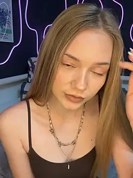 MilaMoone online show from 8, 2, 2026