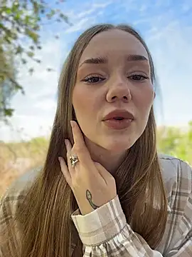 MilaMoone online show from 29, 4, 2026