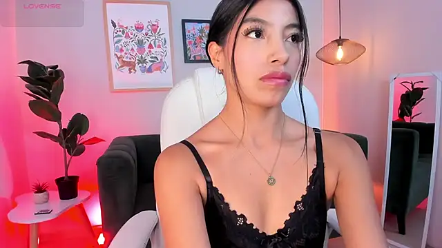 Tiffany Low online show from 19, 6, 2026
