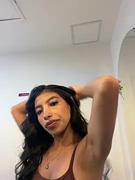 Tiffany Low online show from 27, 6, 2026