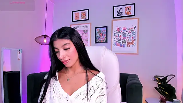 Tiffany Low online show from 11, 7, 2026