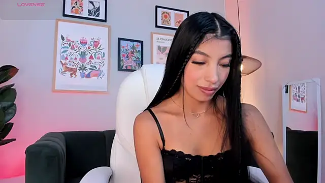 Tiffany Low online show from 16, 7, 2026