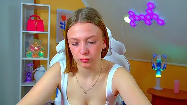 BeatriceBinoche online show from 14, 4, 2026