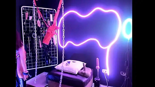 Snapshot of Mistress_Megan_BDSM chatting on 19, 9, 2025 Mistress Megan BDSM online show from 19, 9, 2025