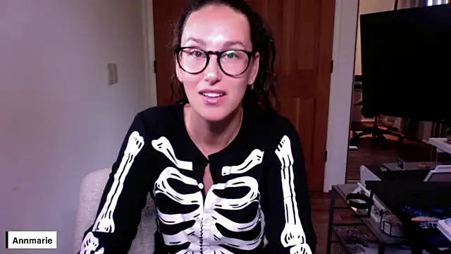 Snapshot of annmarieferrara chatting on 3, 10, 2025 annmarieferrara online show from 3, 10, 2025