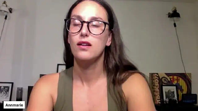 Snapshot of annmarieferrara chatting on 11, 10, 2025 annmarieferrara online show from 11, 10, 2025