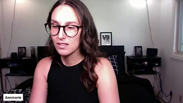 Snapshot of annmarieferrara chatting on 17, 11, 2025 annmarieferrara online show from 17, 11, 2025