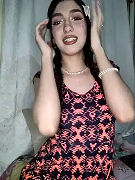 Snapshot of Emily-hottson chatting on 11, 10, 2025 Emily-hottson online show from 11, 10, 2025