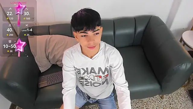 Snapshot of Peter_chase chatting on 18, 11, 2025 Peter chase online show from 18, 11, 2025