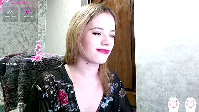 Snapshot of Kate__Loves chatting on 30, 9, 2025 Kate Loves online show from 30, 9, 2025