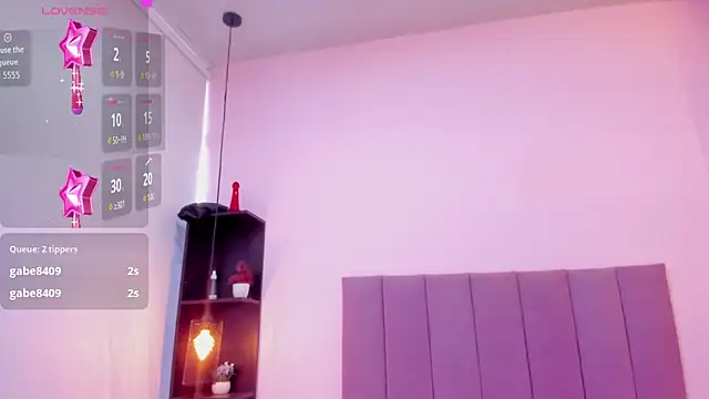 HoollyHendrix online show from 3, 10, 2025