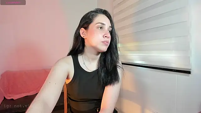 SarahCastillo  online show from 13, 3, 2026