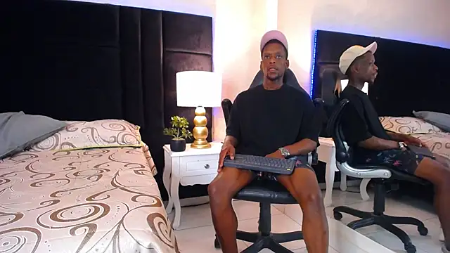 SkylerBigxxx online show from 25, 7, 2026