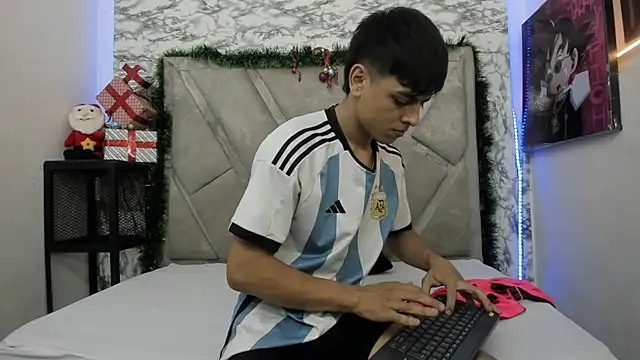 Logan Jhonson online show from 14, 11, 2025