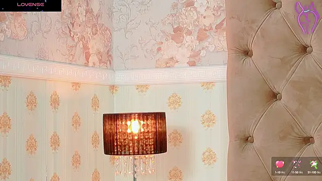 CoraVex online show from 7, 10, 2025