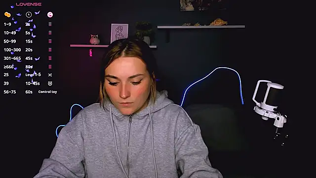 Snapshot of casey_meow_ chatting on 16, 10, 2025 casey meow online show from 16, 10, 2025