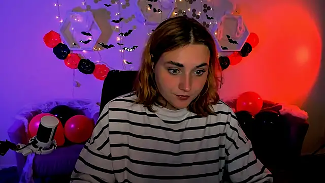 Snapshot of casey_meow_ chatting on 27, 10, 2025 casey meow online show from 27, 10, 2025