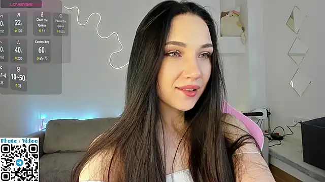 Snapshot of Helen_Spark chatting on 27, 10, 2025 Helen Spark online show from 27, 10, 2025