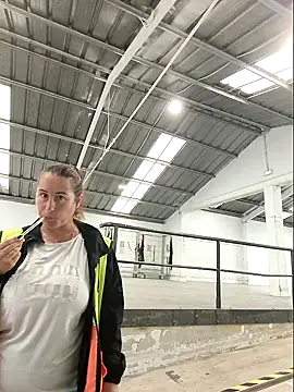 bichota85 online show from 9, 10, 2025