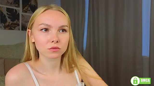 Snapshot of hey_Olivia chatting on 28, 10, 2025 hey Olivia online show from 28, 10, 2025