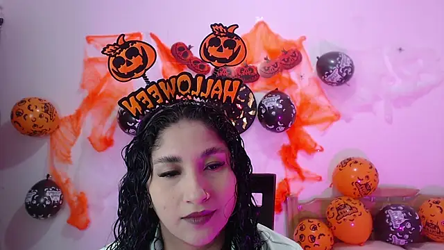 Snapshot of Gia_Dior chatting on 10, 10, 2025 Gia Dior online show from 10, 10, 2025