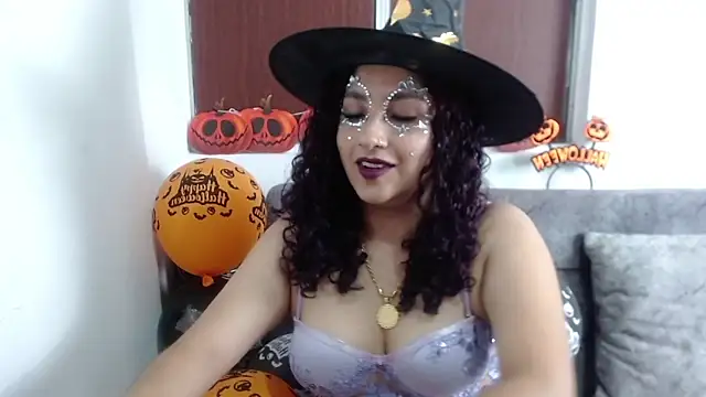 Snapshot of Gia_Dior chatting on 31, 10, 2025 Gia Dior online show from 31, 10, 2025