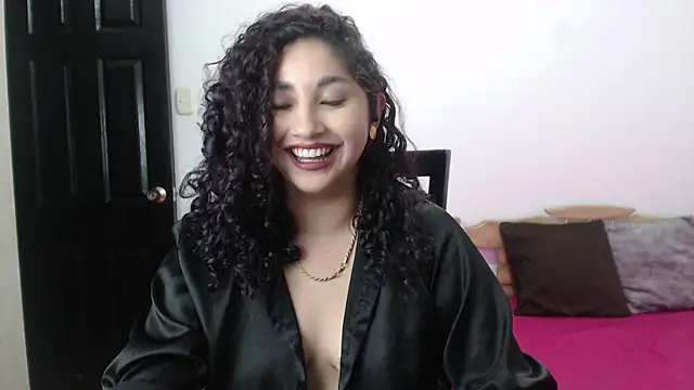 Snapshot of Gia_Dior chatting on 21, 11, 2025 Gia Dior online show from 21, 11, 2025