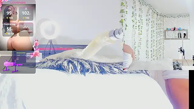 Ashley  Jones   online show from 22, 4, 2026