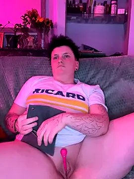 Snapshot of captaine_pioupiou chatting on 2, 11, 2025 captaine pioupiou online show from 2, 11, 2025