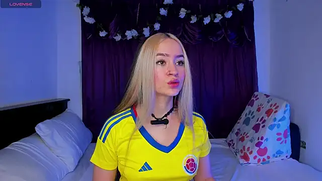 Shairaclark  online show from 18, 6, 2026