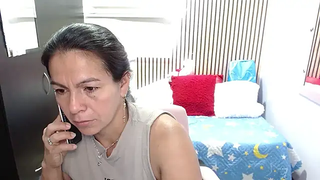 camilavargas  online show from 11, 6, 2026