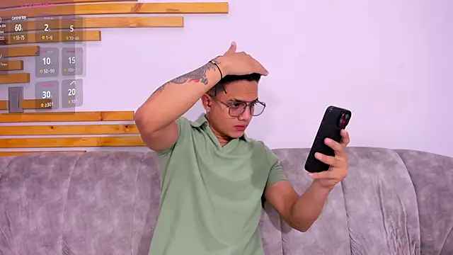 Snapshot of axel_vega chatting on 14, 10, 2025 axel vega online show from 14, 10, 2025