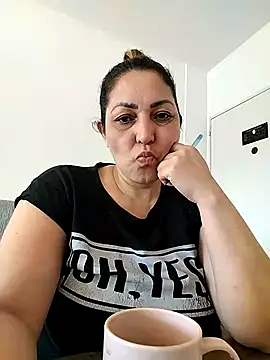 Lunita86 online show from 24, 4, 2026