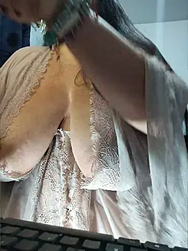 LucyDiamonds1 online show from 29, 3, 2026