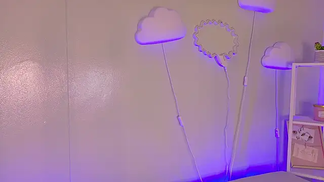 KeendraFox  online show from 23, 4, 2026