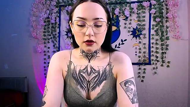 MollyKissy online show from 16, 4, 2026