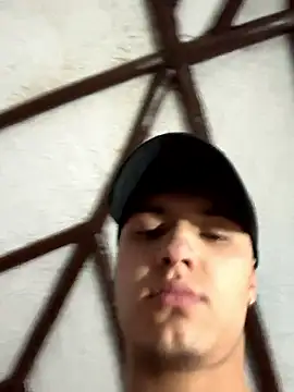 Snapshot of El_awo_ chatting on 5, 1, 2026 El awo online show from 5, 1, 2026