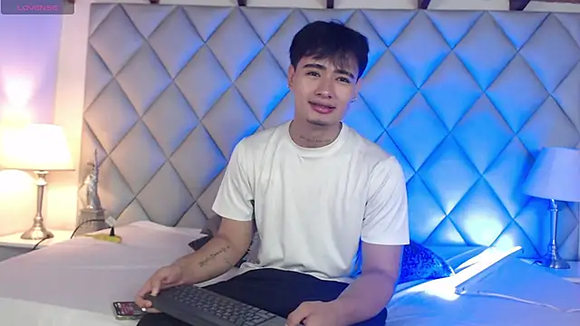 Snapshot of Clement_Reyes chatting on 11, 11, 2025 Clement Reyes online show from 11, 11, 2025