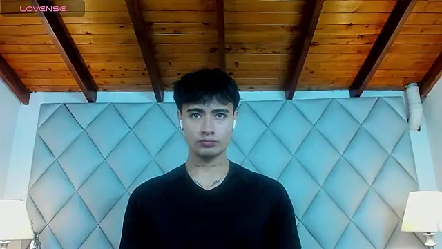 Snapshot of Clement_Reyes chatting on 28, 11, 2025 Clement Reyes online show from 28, 11, 2025