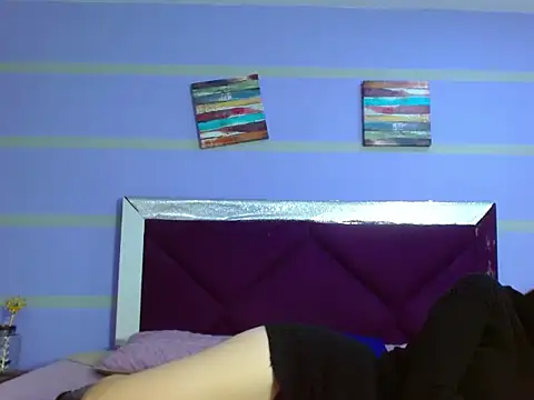 Snapshot of Emily_Swiftt chatting on 11, 11, 2025 Emily Swiftt online show from 11, 11, 2025