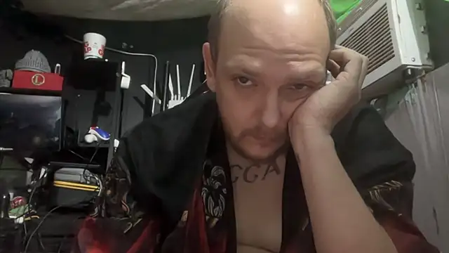 Snapshot of lickyluke17 chatting on 9, 10, 2025 lickyluke17 online show from 9, 10, 2025